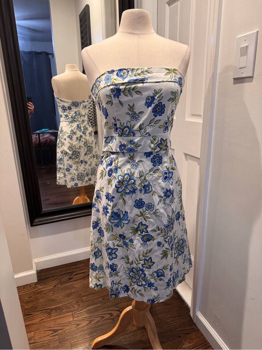Donna Ricco Strapless White Dress with Blue Floral Print